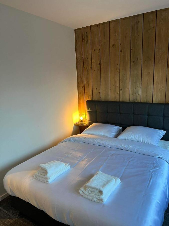 Prachtige In Centrum Met Badkamer ! Appartement *