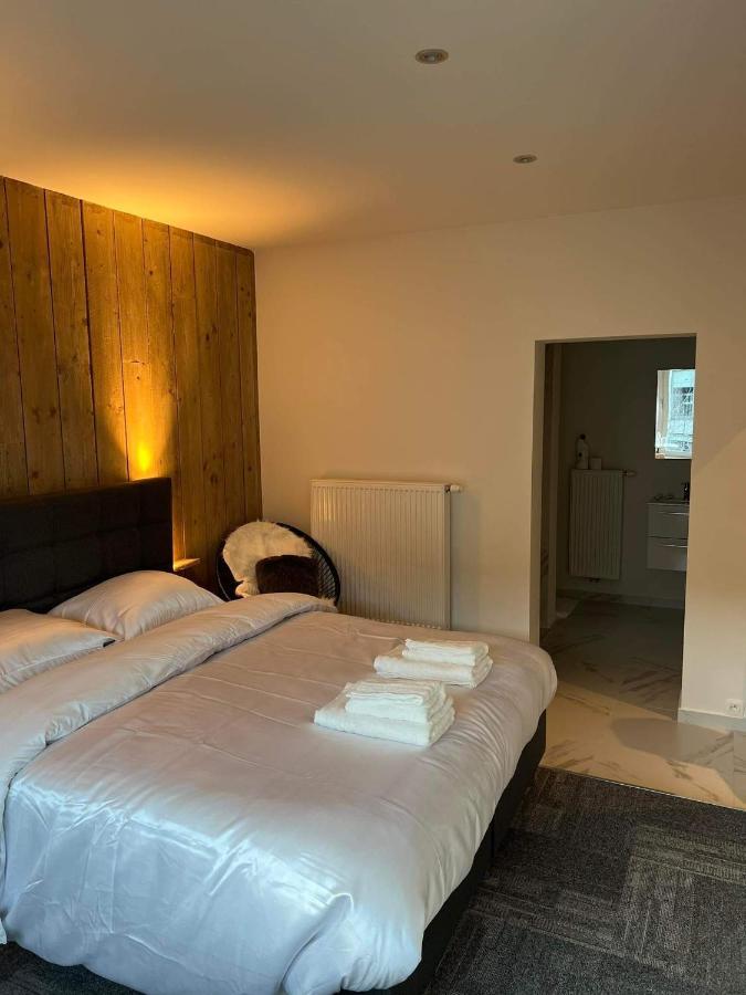 Prachtige In Centrum Met Badkamer ! Appartement