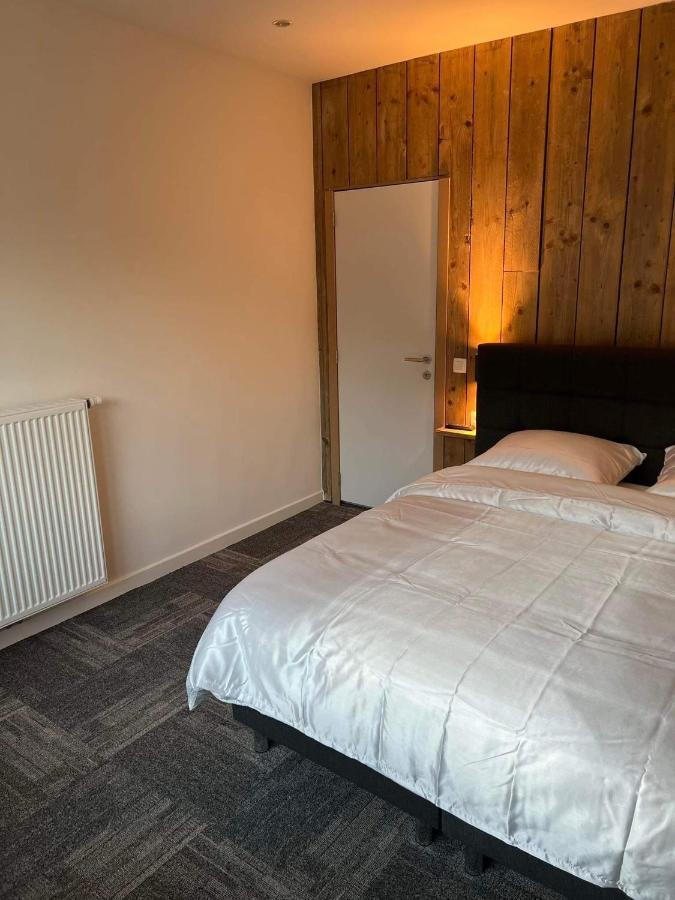 Prachtige In Centrum Met Badkamer ! Appartement